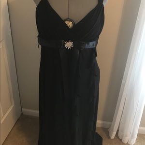 Long Black Dress with Ruffles & Brooch SZ 16